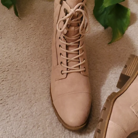 White Mountain Combat Style Boots - Picture 3 of 8